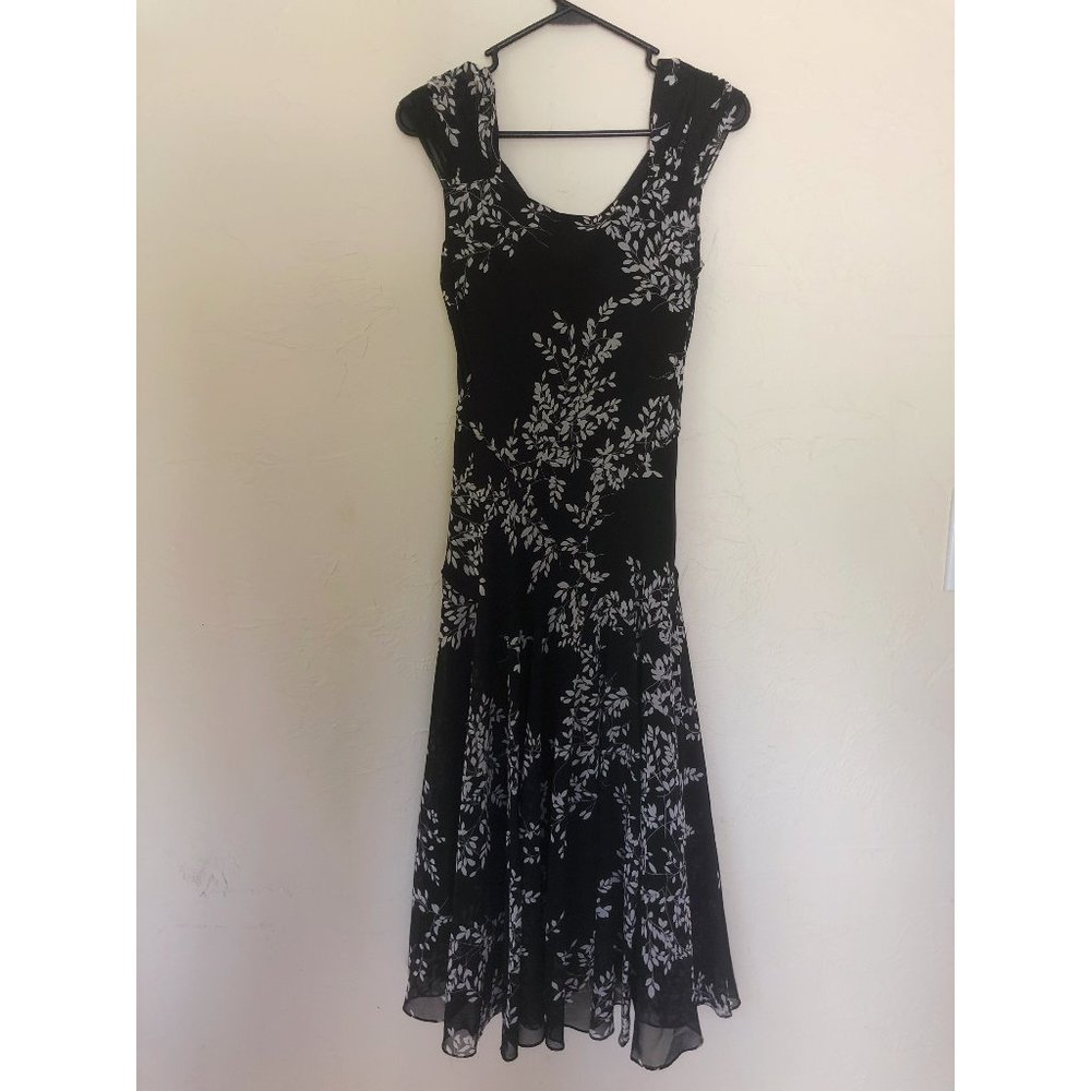 Jones Wear Dress Size 8 Long Black & White Dress